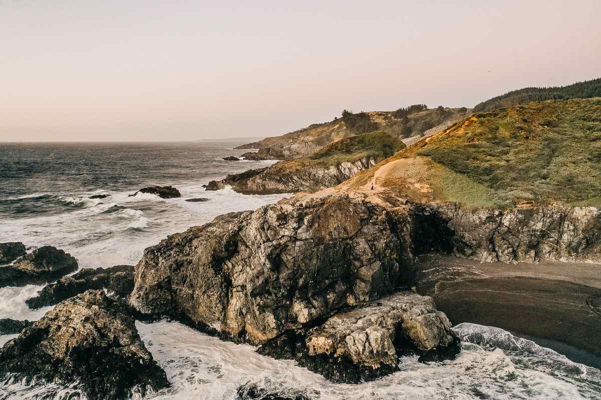 chile elopement wedding photographer at the pacific coast